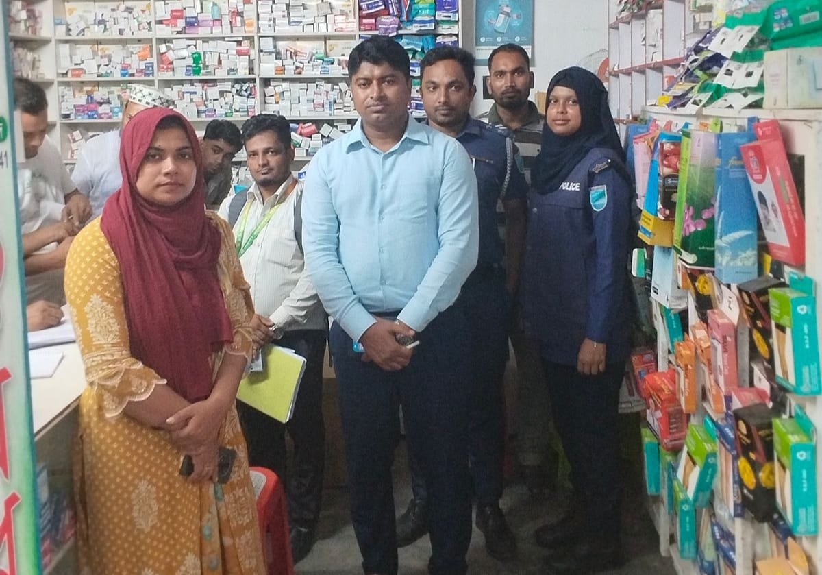 কালীগঞ্জে ভ্রাম্যমাণ আদালতের অভিযান: ৩ প্রতিষ্ঠানে ৫৬ হাজার টাকা জরিমানা।