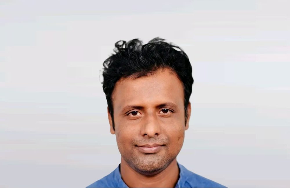 ১০৬ গ্রাহকের সাড়ে ৯ লাখ টাকা নিয়ে উধাও পল্লী বিদ্যুতের মিটার রিডার!