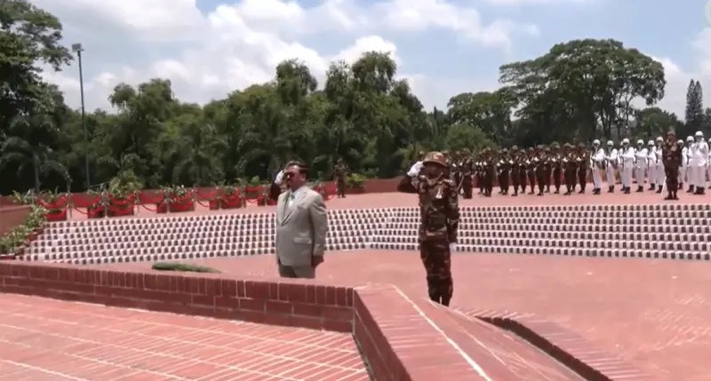 শ্রদ্ধা জানালেন ভারপ্রাপ্ত রাষ্ট্রপতি জাতীয় স্মৃতিসৌধে