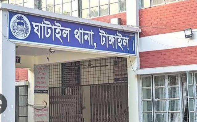 ঘাটাইলের রসুলপুরে গ্রাম পুলিশের বাড়িতে সিধকেটে চু'রি