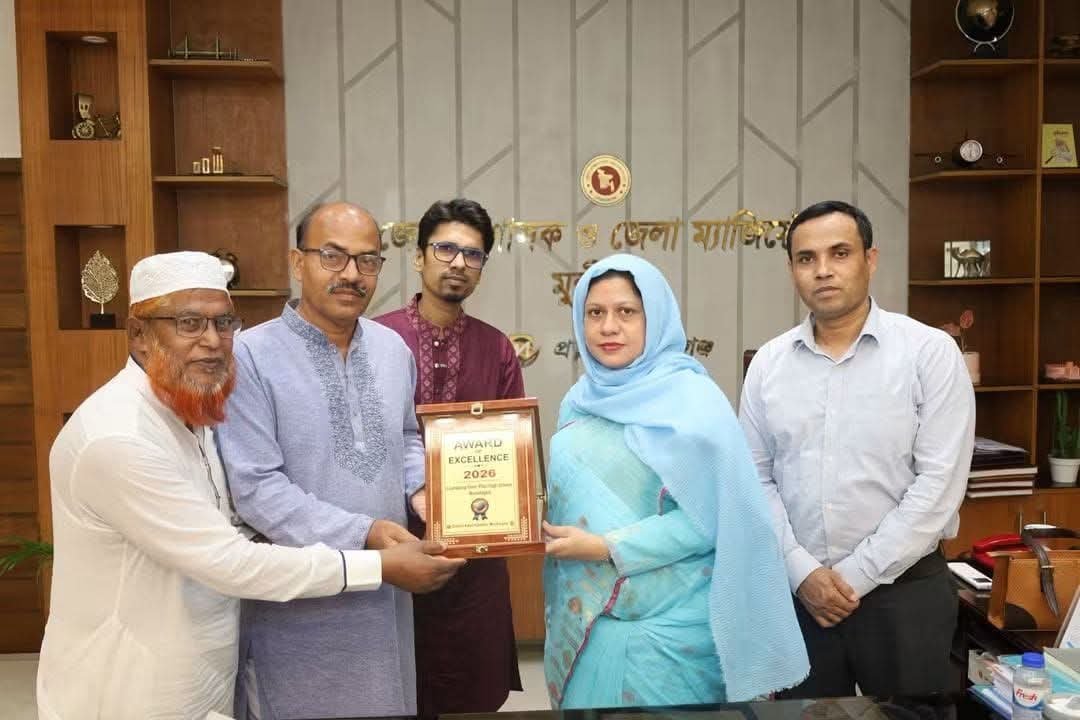 এসএসসিতে সাফল্য:লৌহজং বালিকা পাইলট উচ্চ বিদ্যালয় পেল ‘অ্যাওয়ার্ড অব এক্সিলেন্স
