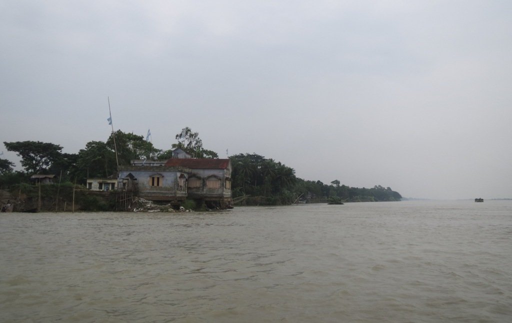 পদ্মায় গোসলে নেমে গৃহবধূর মৃ/ত্যু