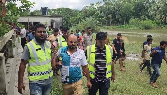 ঝিনাইদহে শিক্ষার্থীকে যৌ'ন নিপীড়নের অ'ভি'যো'গে শিক্ষক অবরুদ্ধ