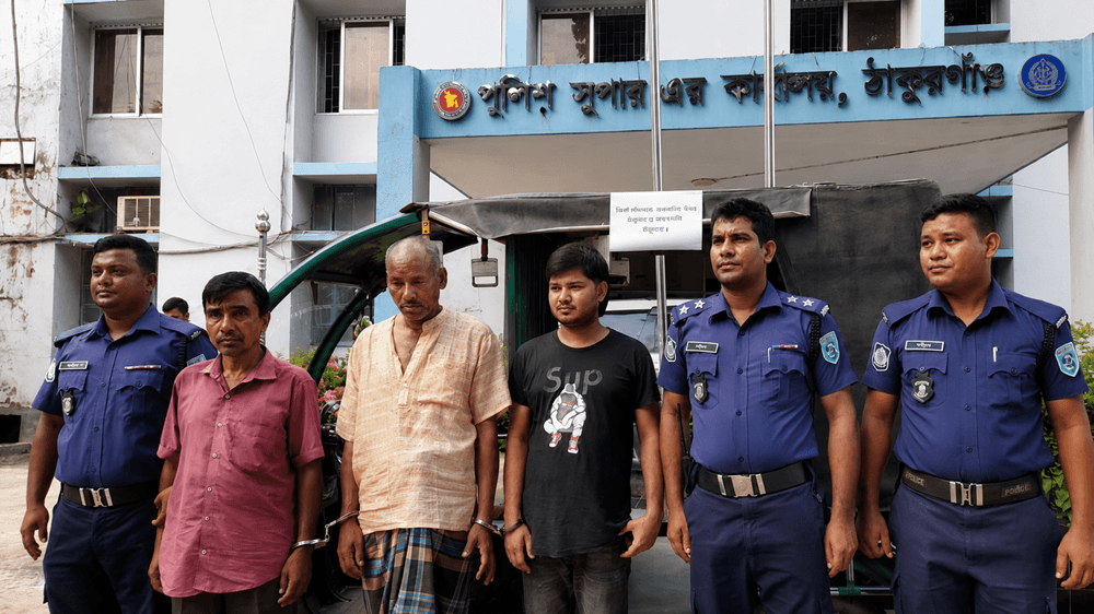 চোর চক্রের চাঁর সদস্য গ্রেপ্তার,চূরি যাওয়া ইজিবাইক উদ্ধার