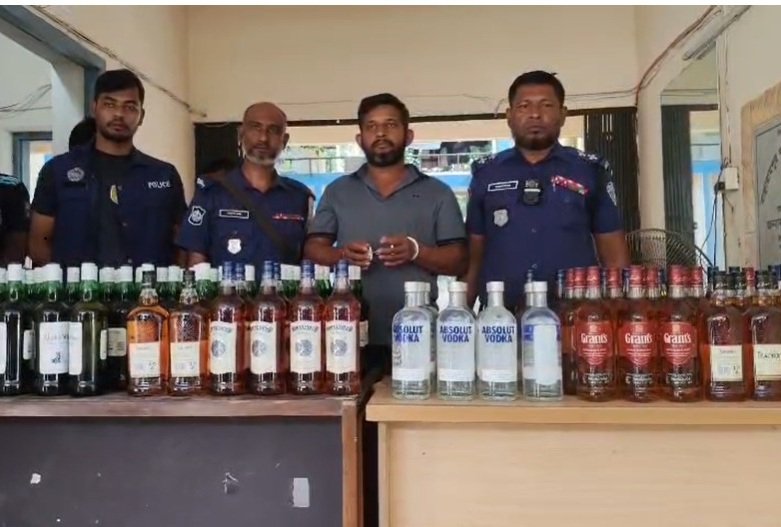 বাঞ্ছারামপুরে ১৩৬ বোতল বিদেশি ম/দ সহ কোটি টাকার পাজেরো জব্দ, গ্রেপ্তার ১