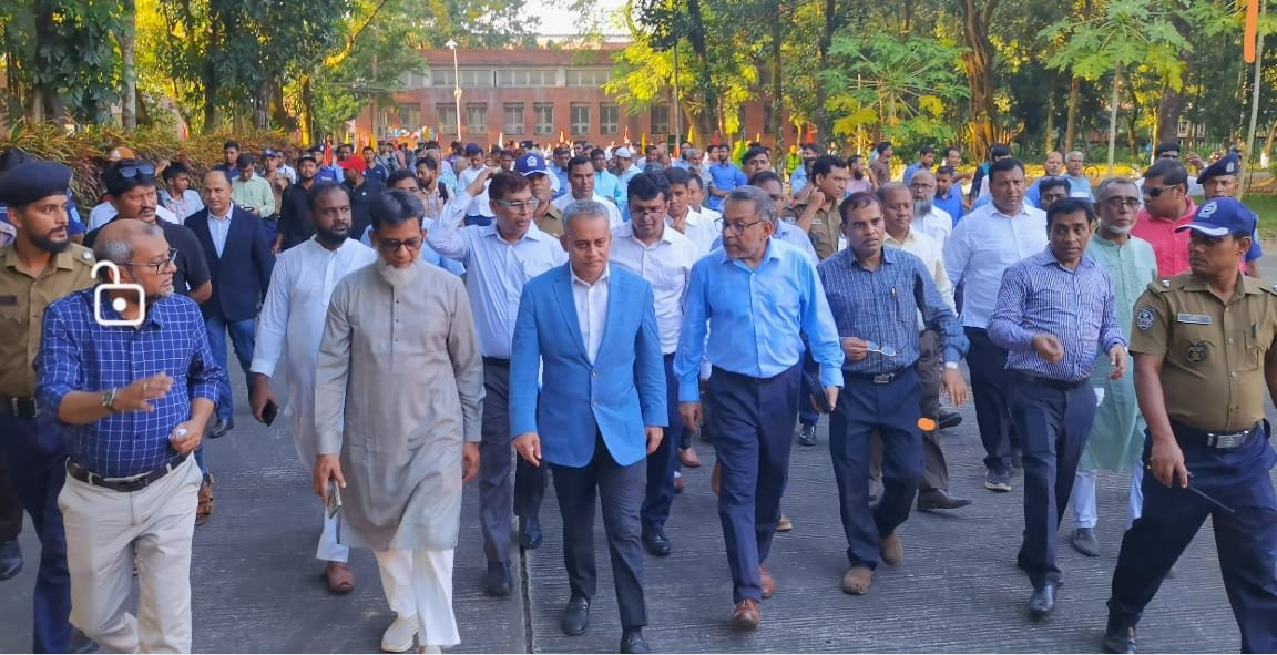 পার্বতীপুর উপজেলার কেন্দ্রীয় লোকোমোটিভ কারখানা পরিদর্শনে রেল মন্ত্রী