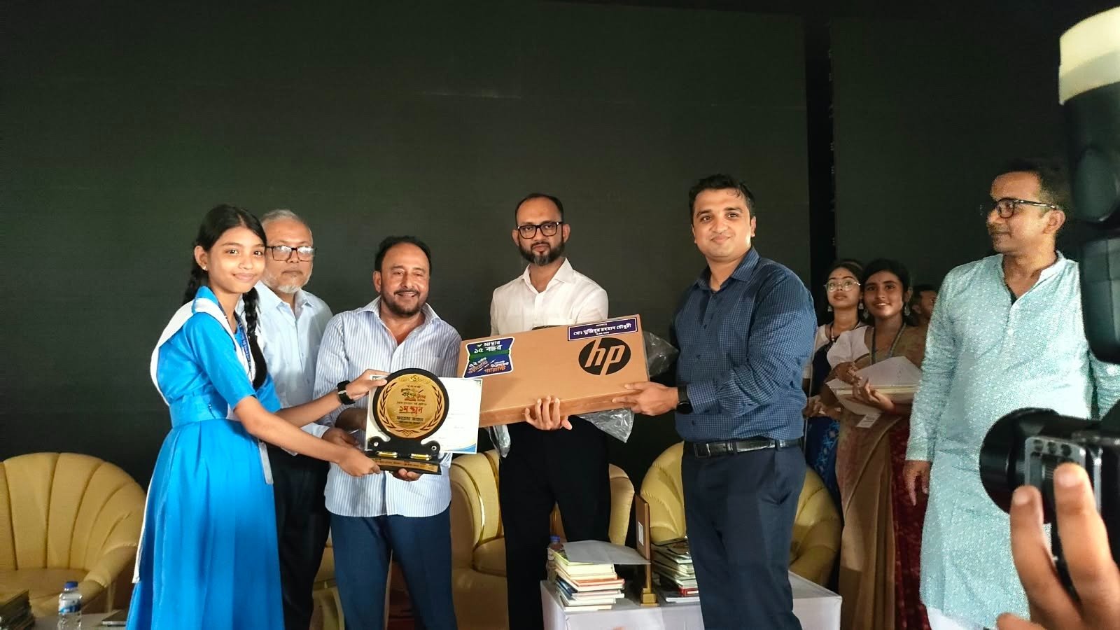 দুই মাসব্যাপী বই পড়া উৎসবের সমাপ্তি,পুরস্কার পেলেন শিক্ষার্থীরা