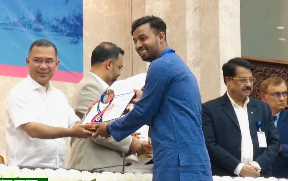 রাঙামাটির মো. সাইমুন ইসলাম পেলেন ইয়্যুথ ভলান্টিয়ার অ্যাওয়ার্ড ২০২৬