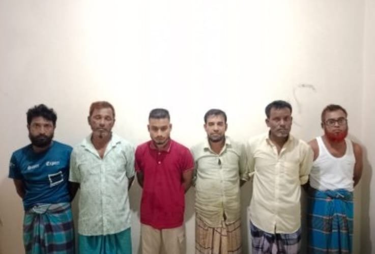 রাঙ্গামাটিতে পুলিশের অভিযানে জু'য়া'ড়ি'সহ ৬ জন গ্রে'ফ'তা'র