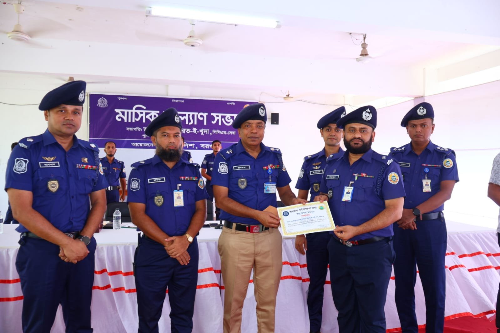 আমতলী থানার ওসিসহ সাত পুলিশ কর্মকর্তা জেলার শ্রেষ্ঠ