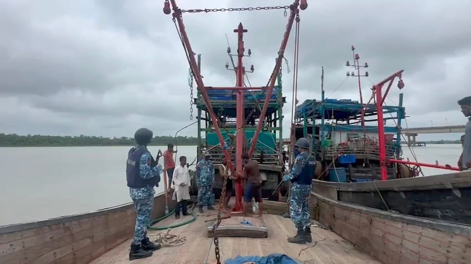 কোস্ট গার্ডের কঠোর অভিযানে: জব্দ হাজার হাজার কেজি মাছ ও অবৈধ ট্রলার