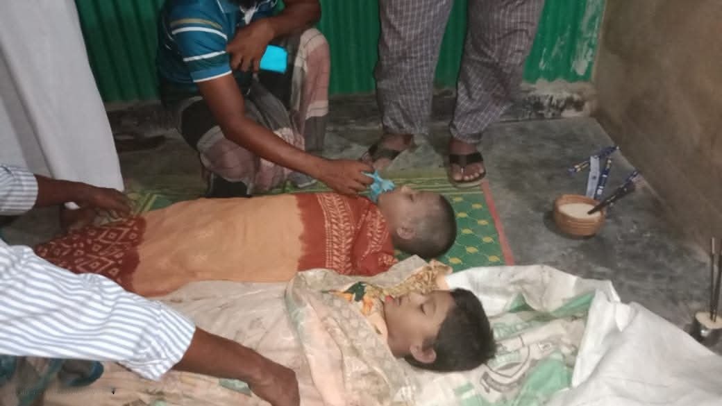 হালুয়াঘাটে পানিতে ডুবে চাচা ভাতিজির মৃ/ত্যু