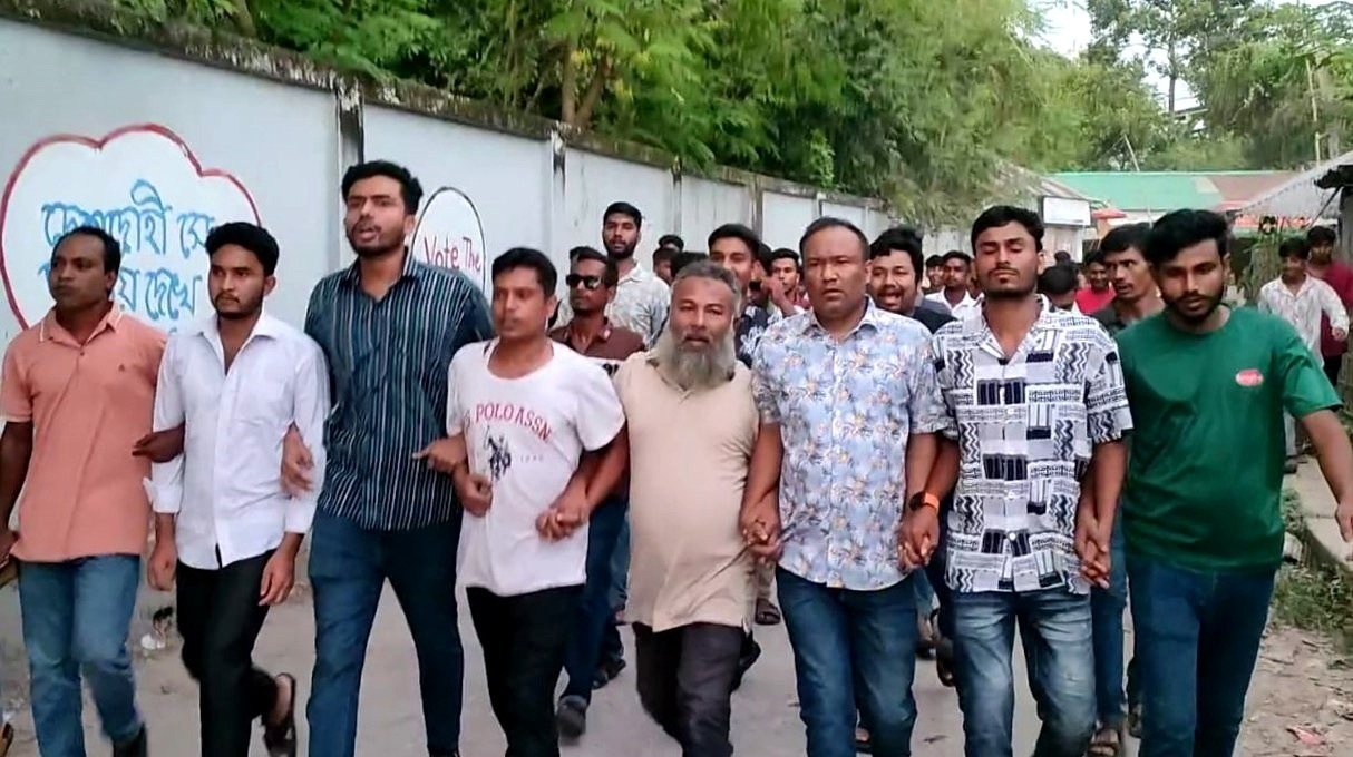 টোকাই,মন্তব্যের প্রতিবাদে গঙ্গাচড়ায় ছাত্রদলের বিক্ষোভ