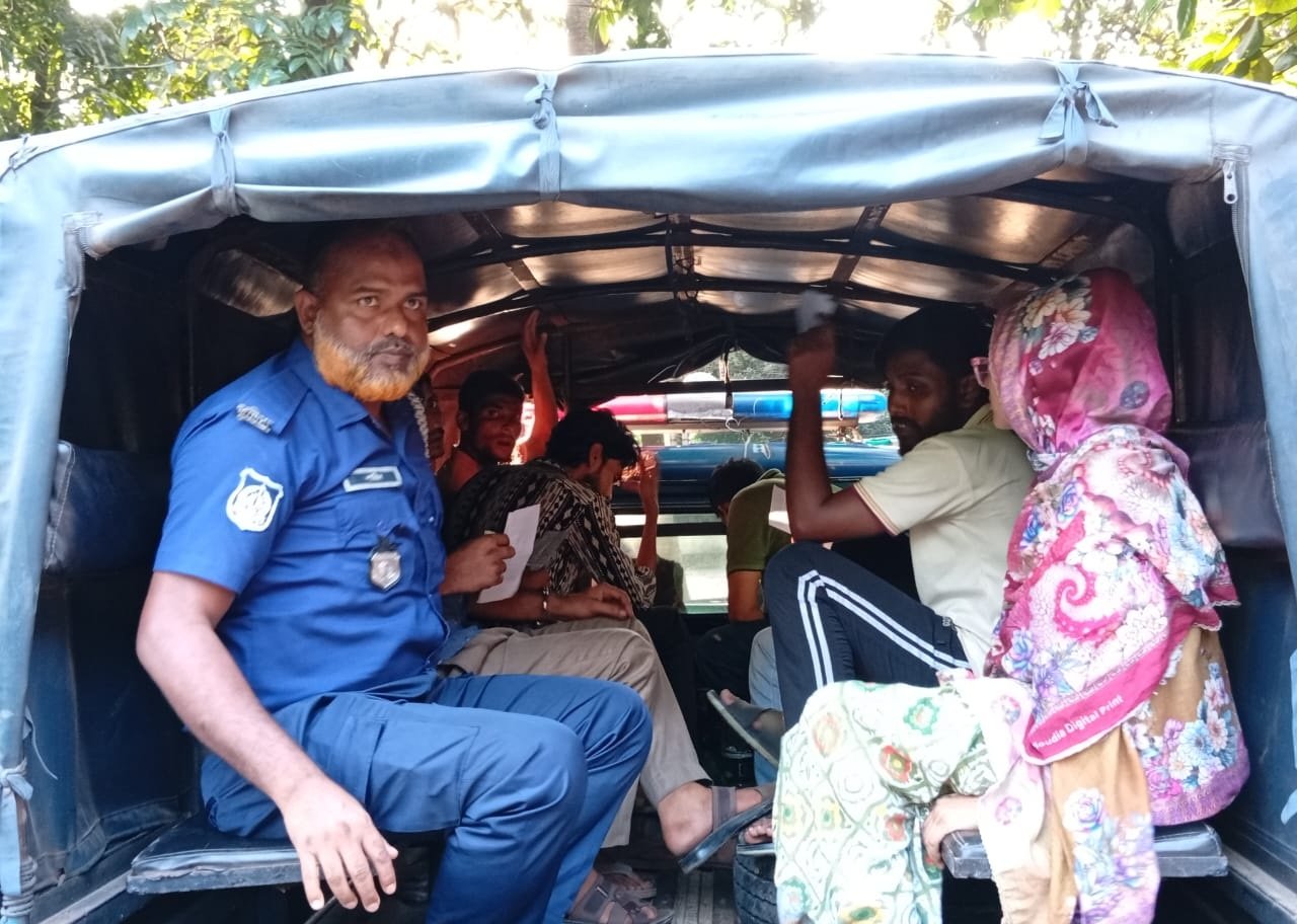ভ্রাম্যমান আদালতে এক নারীসহ ৮ মা/দ/ক সেবীকে বিভিন্ন মেয়াদে কা'রা'দ'ণ্ড
