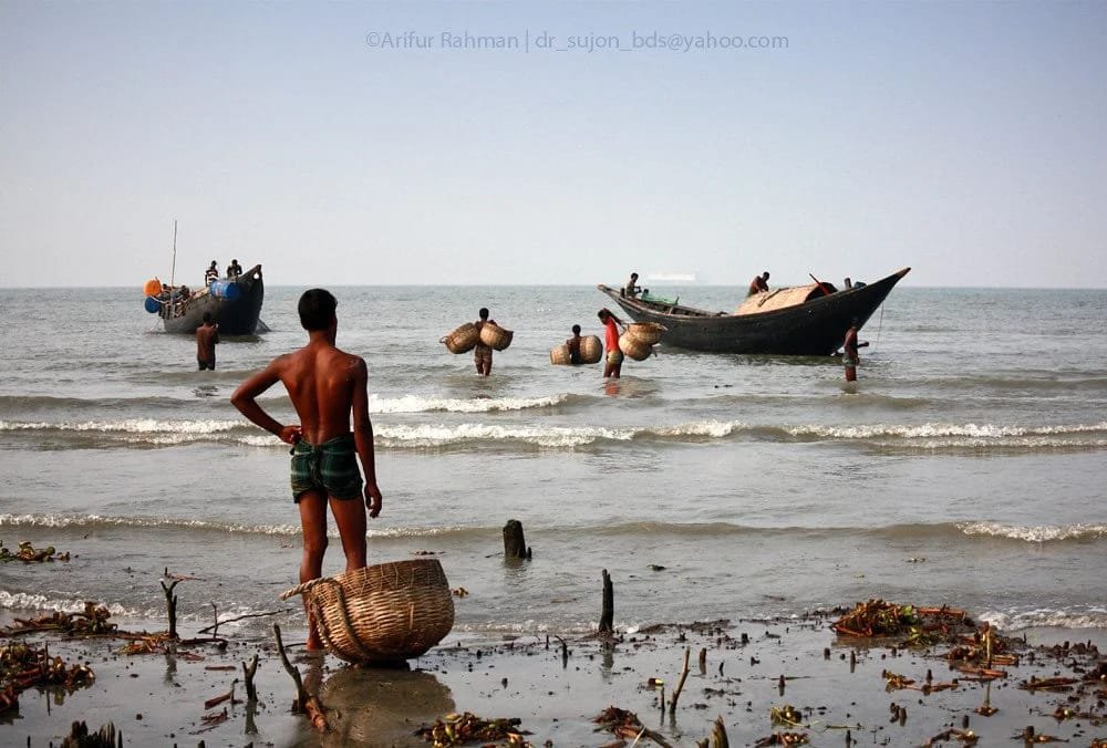 দুবলার চরের শুঁটকি অর্থনীতি ও পর্যটন:সম্ভাবনার আড়ালে অব্যবস্থাপনা