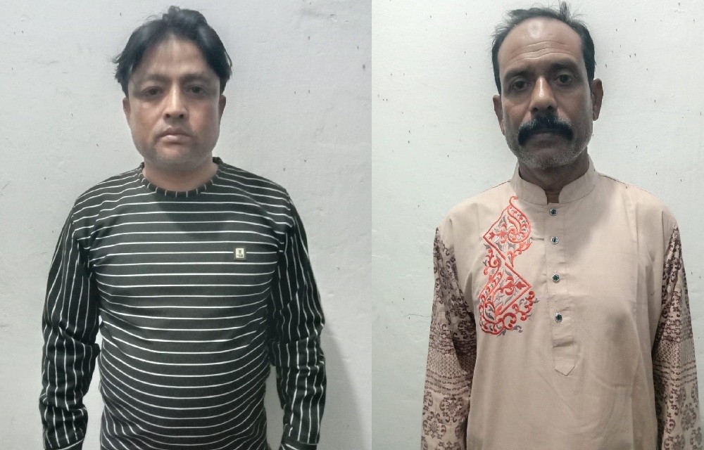 শেখ হাসিনার দেশে ফেরা নিয়ে মাইকিং,দুই সভাপতি গ্রে/ফ/তা/র